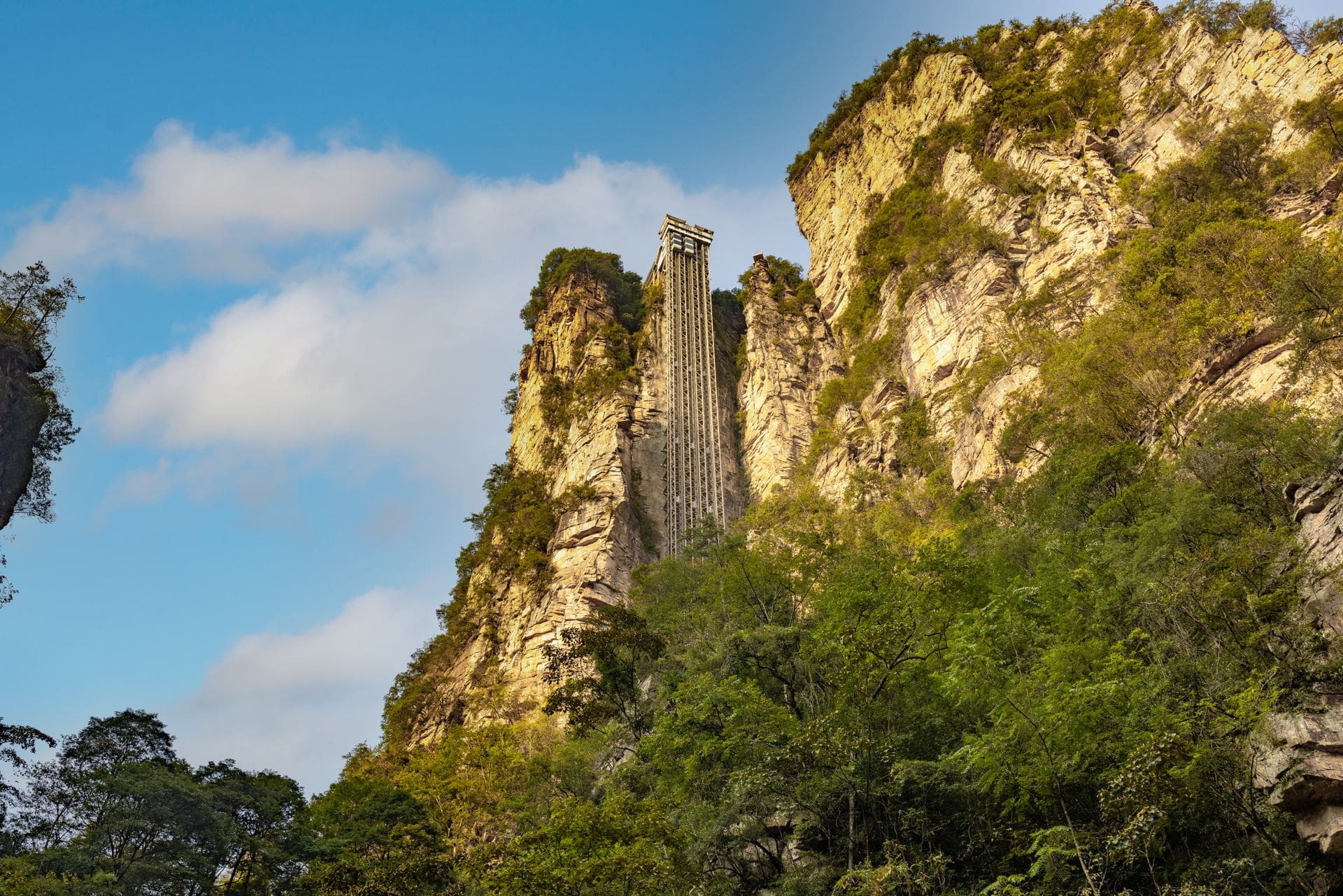 Yuanjiajie sandstone peaks and Bailong Elevator area