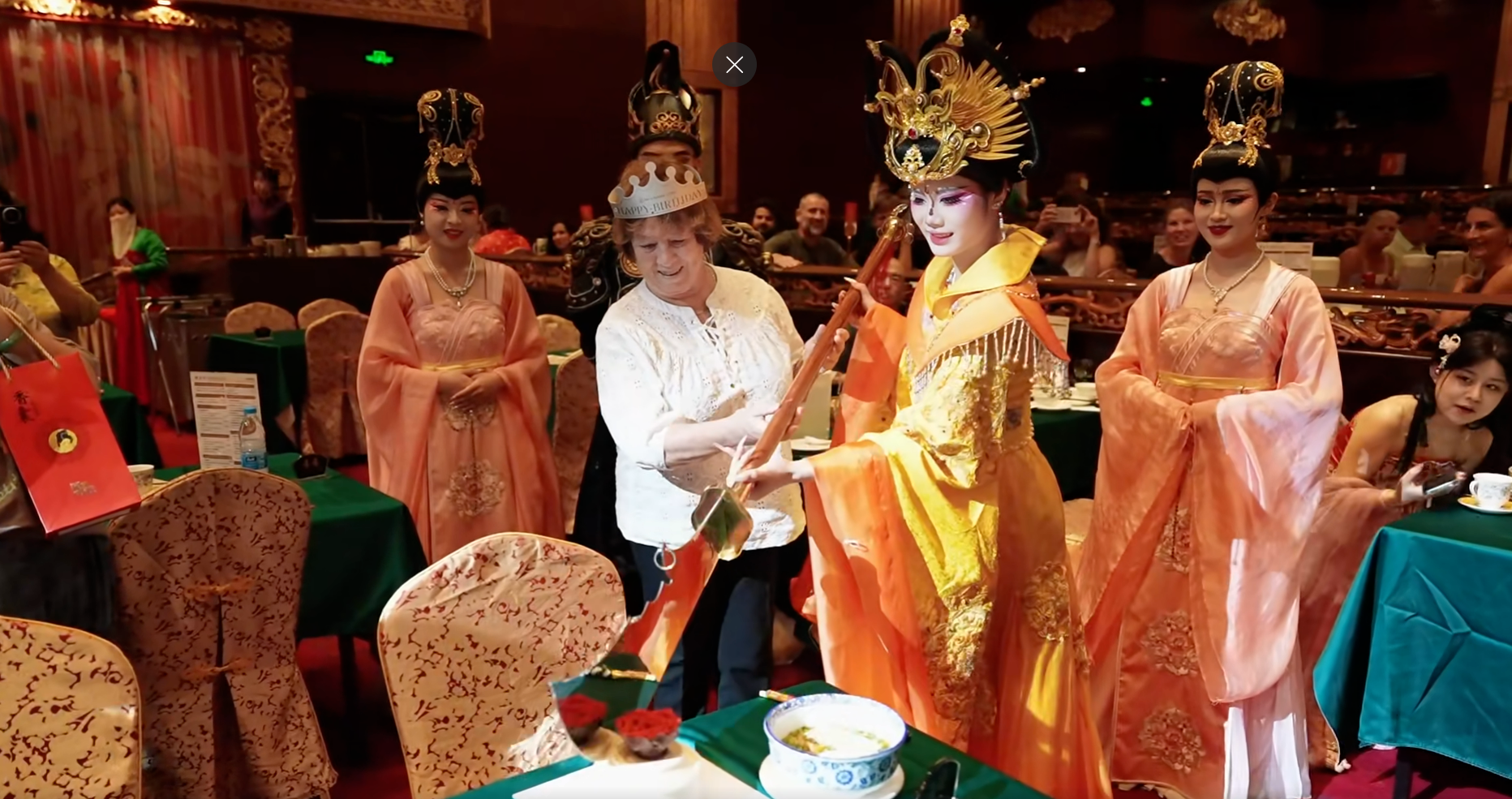 Traditional Xi'an dining and cultural performance